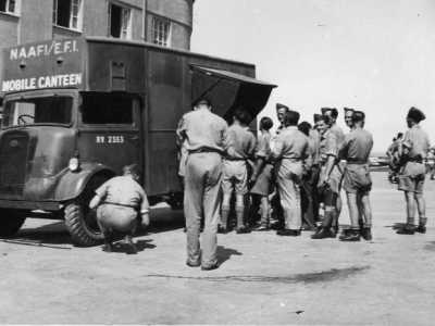 Dopo l�armistizio reso noto l�8 settembre, in un Bari �liberata� la Royal Air Force britannica si insedi� nell�aerostazione...